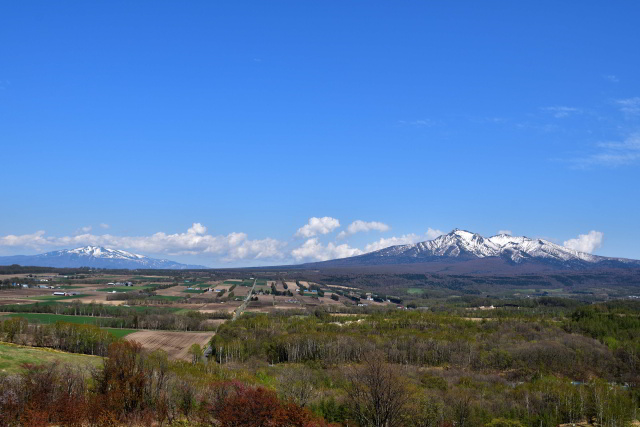 斜里岳と海別岳(ウナベツ岳)