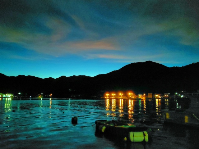 夏の海の夕暮れ