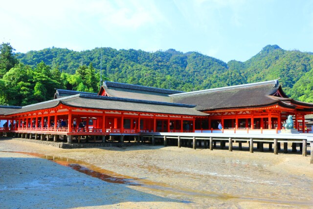 新緑の厳島神社