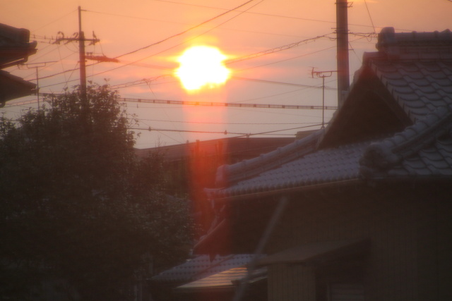 落ちる夕日