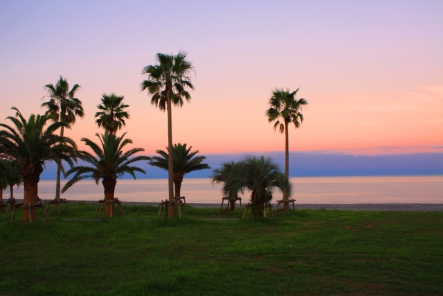夏の海の夕暮れ