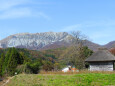 秋進む山 16 茅葺き小屋と大山