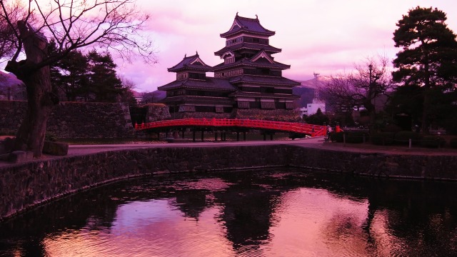 松本城の夕景