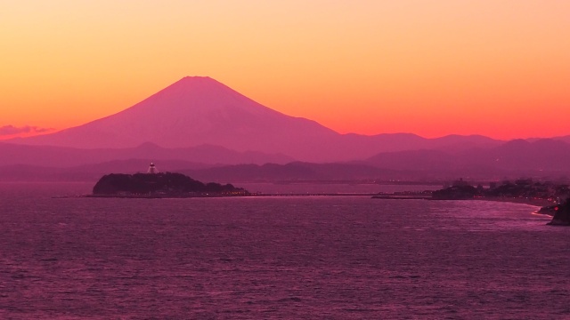 逗子から望む富士山の夕景