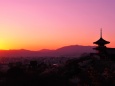 春の清水寺の夕景