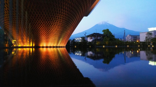 世界遺産センターから望む富士山