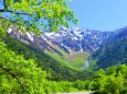 新緑の穂高連峰