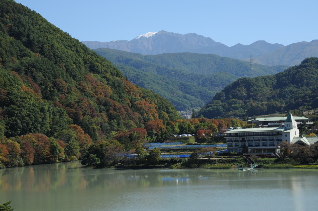 初冠雪の仙丈ヶ岳／南アルプス
