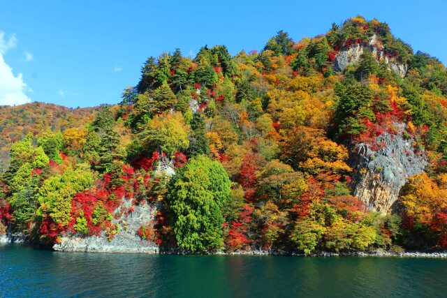 中禅寺湖紅葉