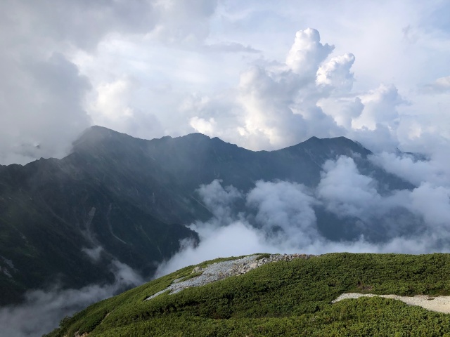 晩夏の山