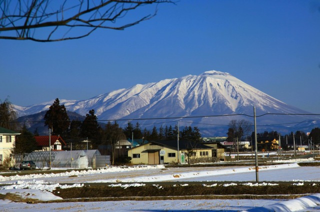 冬の岩手山