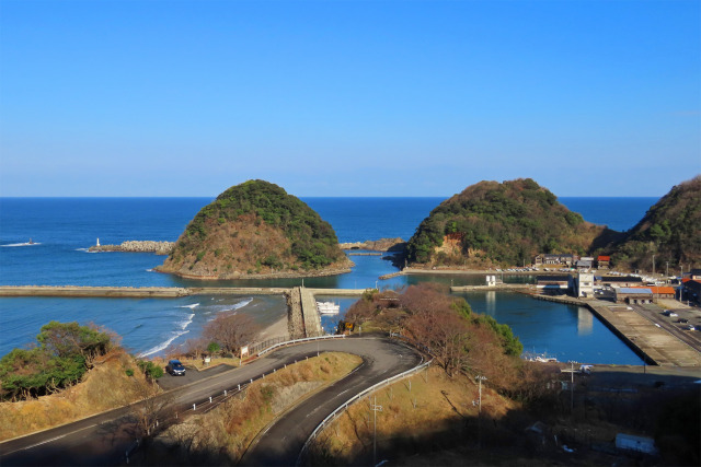 冬の日本海 8 鄙びた漁港