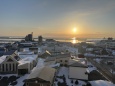 オホーツク海の朝日を望む
