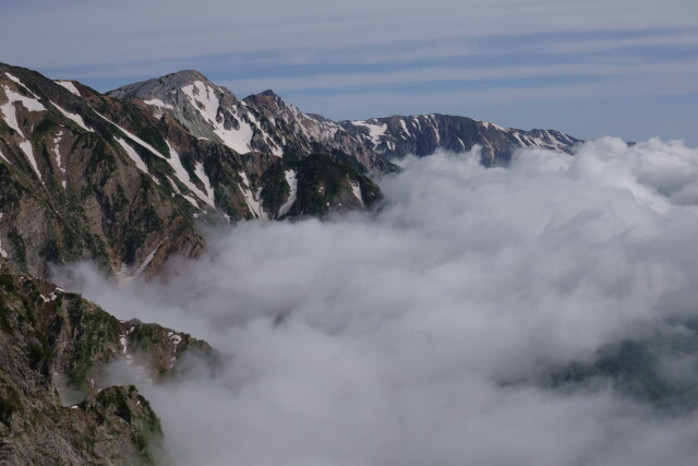 雲海と白馬三山