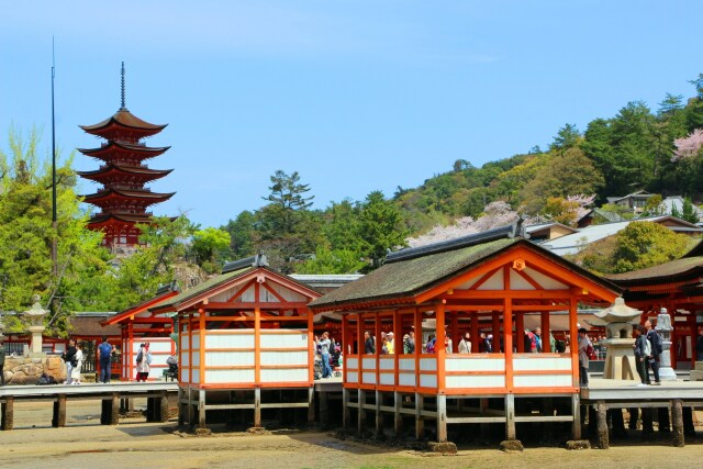 春の厳島神社