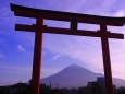 早朝の富士山世界遺産センター