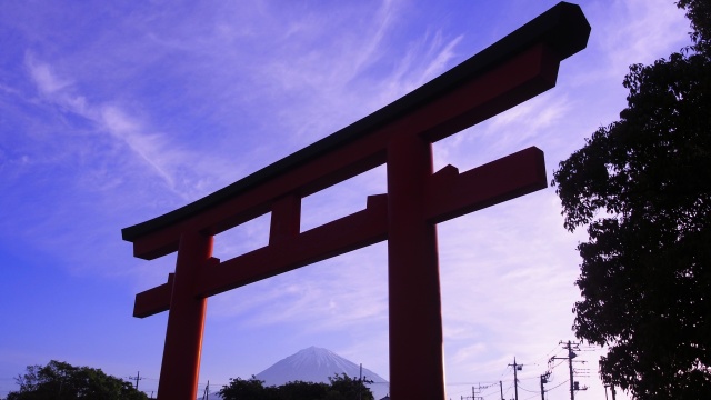 早朝の富士山本宮浅間大社