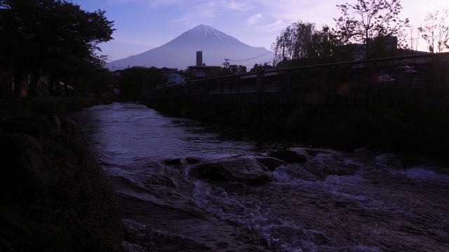 早朝の富士山本宮浅間大社