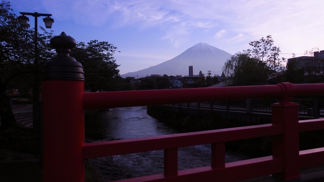 早朝の富士山本宮浅間大社