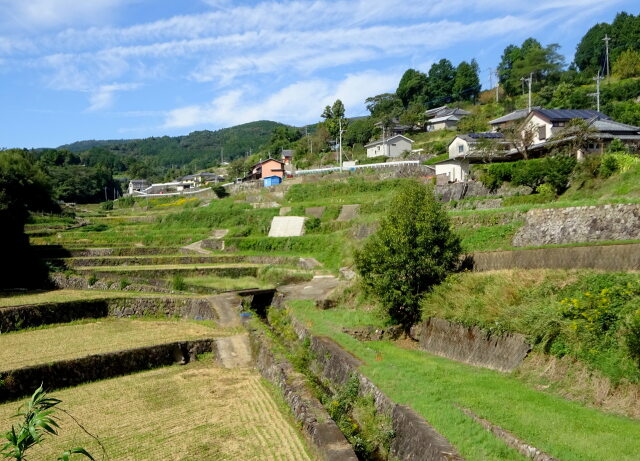 或る秋の日 昼下がりの山村