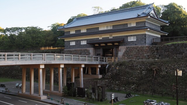 秋の金沢城公園