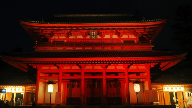 冬の夜の平安神宮