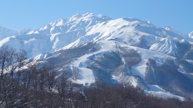 雪晴れの八方尾根