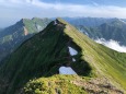 布引山を望む