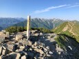 爺ヶ岳中峰にて