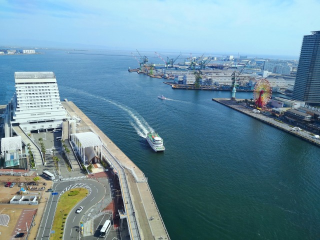 初夏の神戸港
