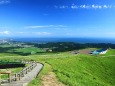 日本海を見下ろす山頂から