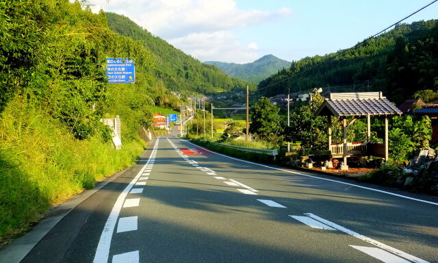 秋の気配 星野村へ続く道