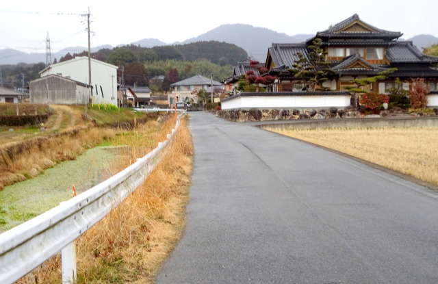 冬の田舎道