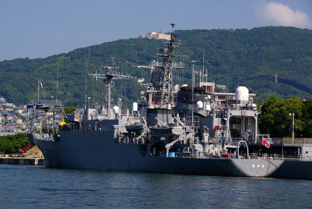 海洋観測艦「わかさ」