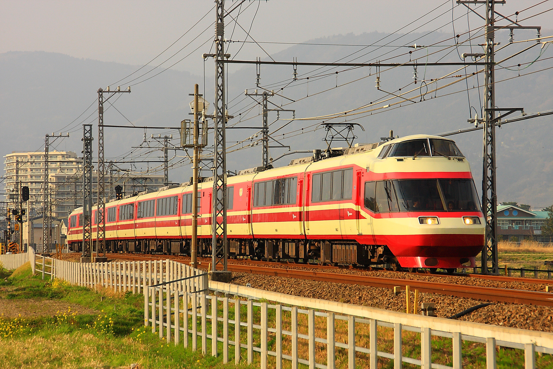 鉄道 電車 足柄路をゆく 壁紙19x1280 壁紙館