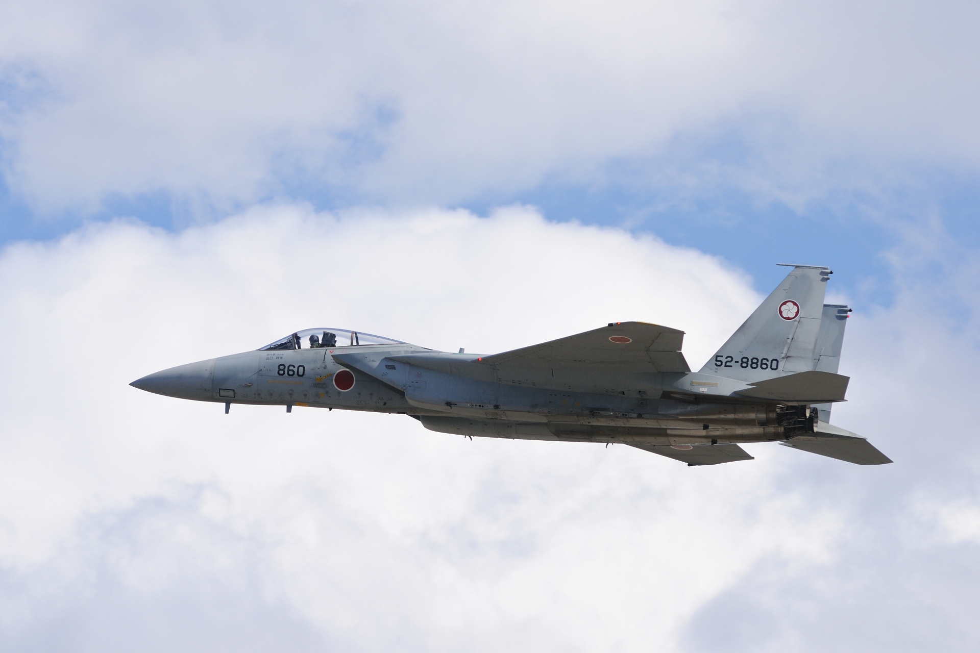 航空機 雲とf 15j戦闘機 壁紙19x1280 壁紙館