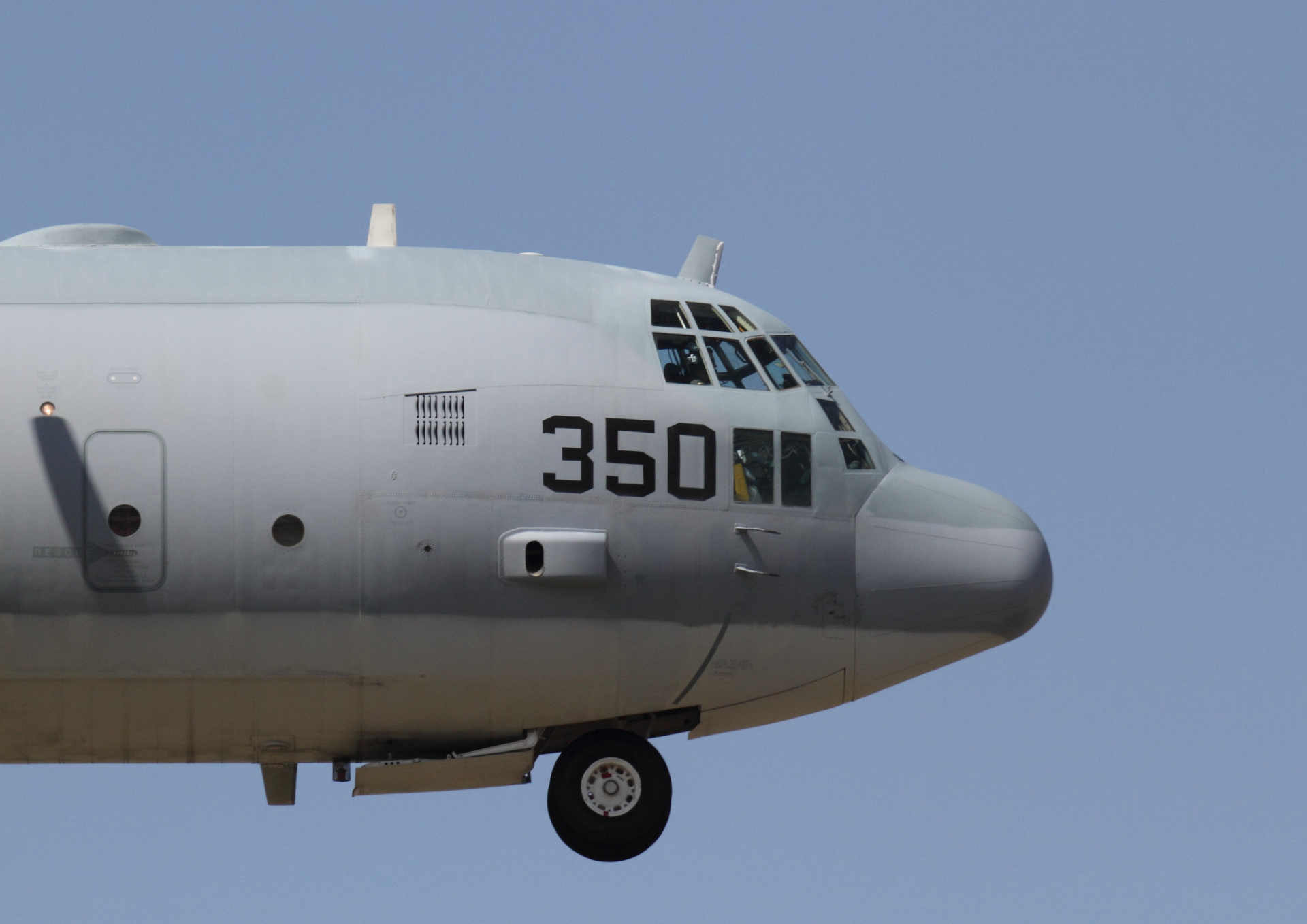 航空機 C 130 350 コックピット 壁紙19x1358 壁紙館 航空機 C 130 350 コックピット 壁紙19x1358 壁紙館