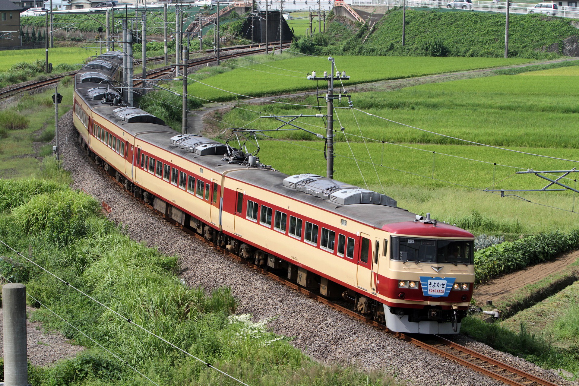 鉄道 > 電車「185系あまぎ色 特急〈そよかぜ〉」壁紙1920x1280