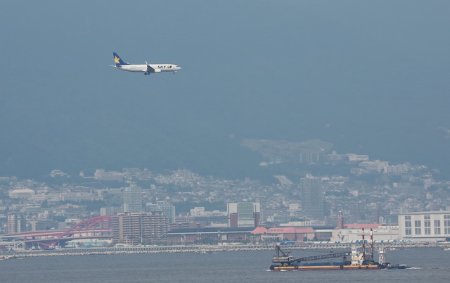スカイマークB737神戸空港着陸