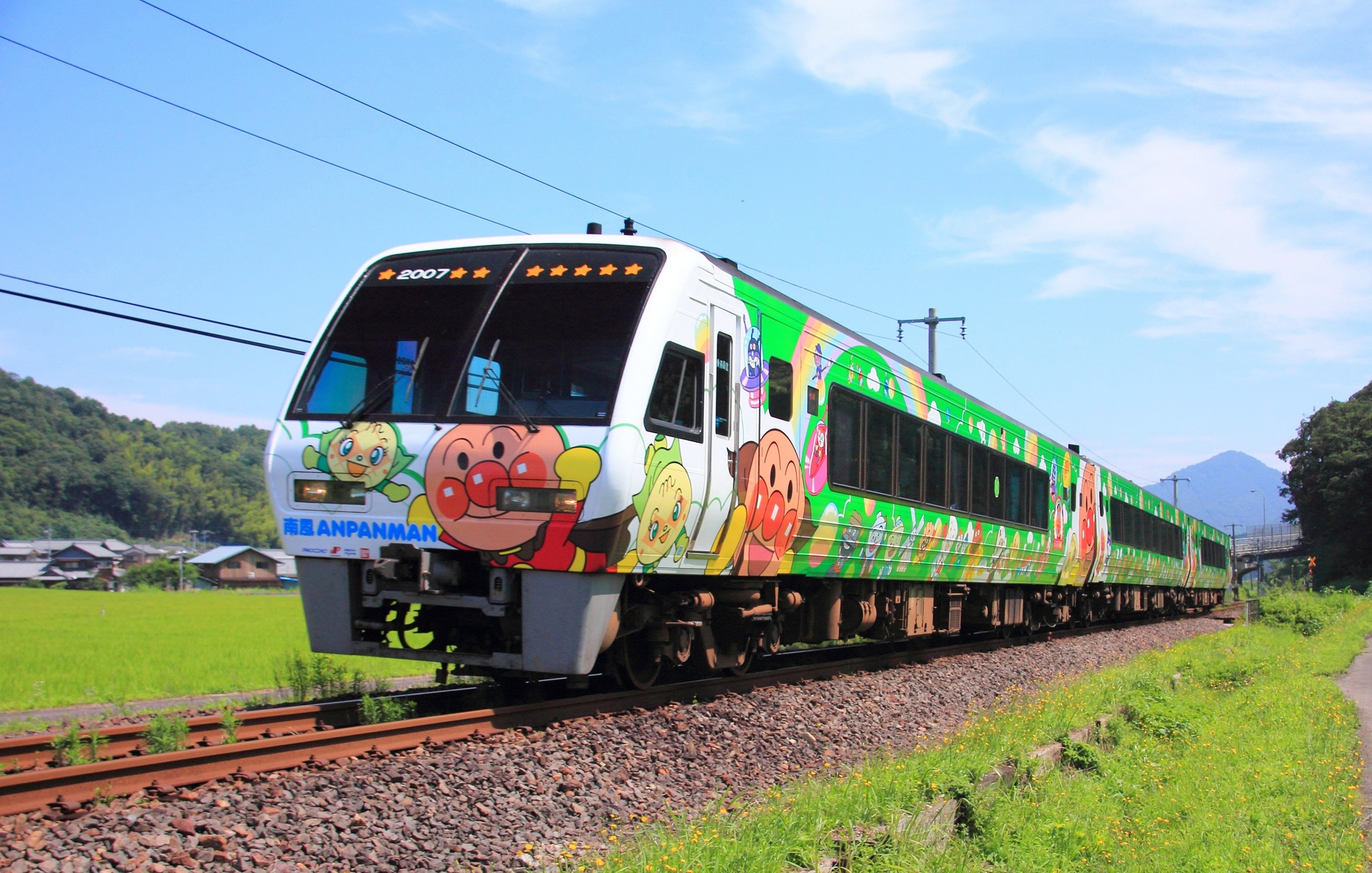 鉄道 気動車 アンパンマン列車 グリーン 壁紙19x1222 壁紙館