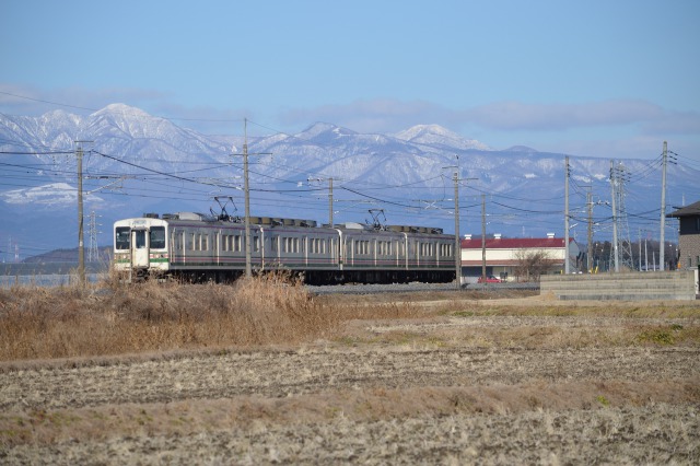 宇都宮線を走る高崎行き107系