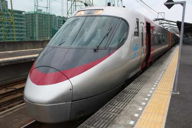 8000系「しおかぜ」