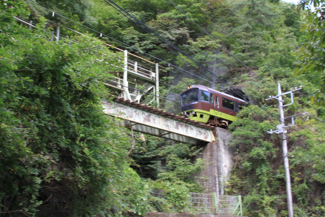 樽沢隧道を行く