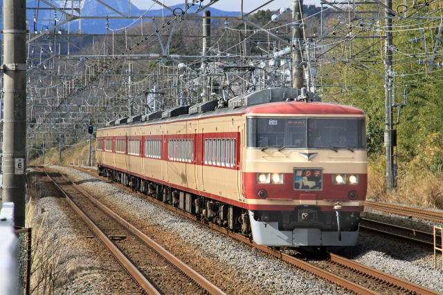 OM08単編成 臨時特急踊り子102号