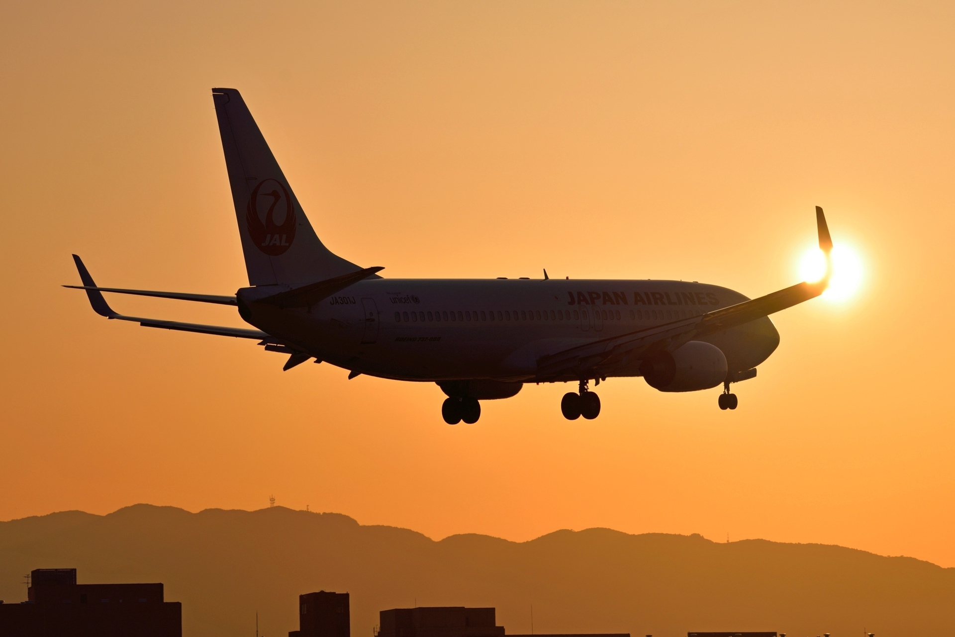 航空機 37 Jal 夕焼け時のlanding 壁紙19x1281 壁紙館