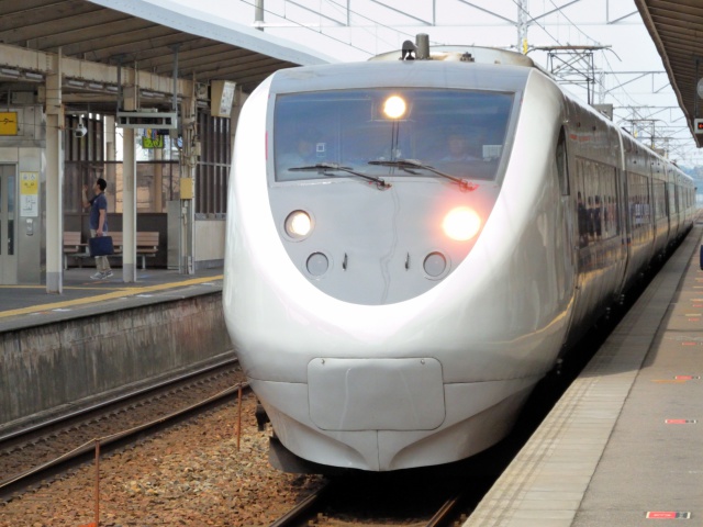 特急はくたか 681系