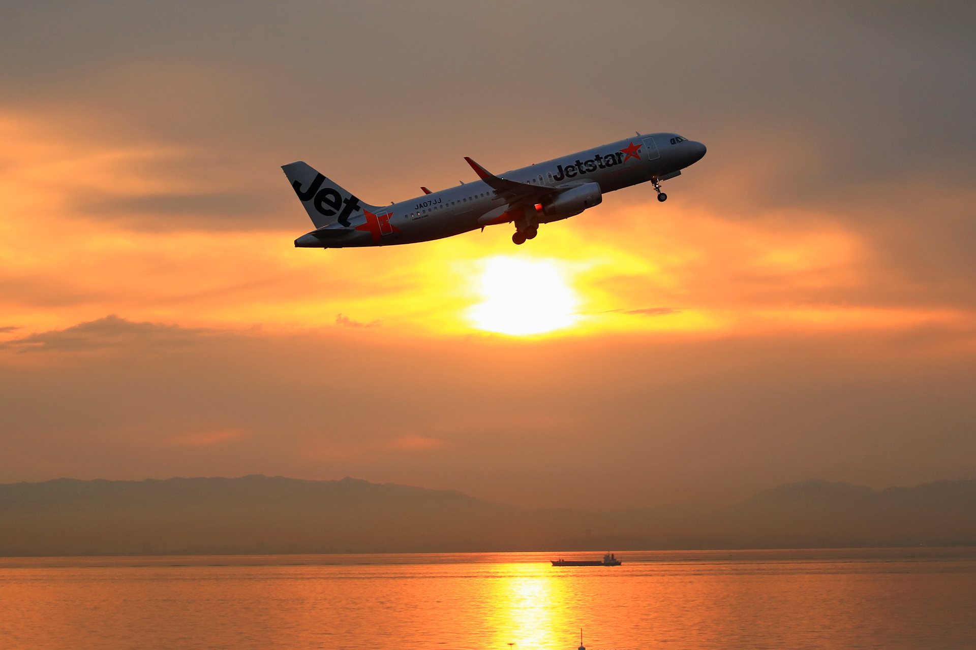 航空機 夕日とジェットスター 壁紙1920x1280 壁紙館