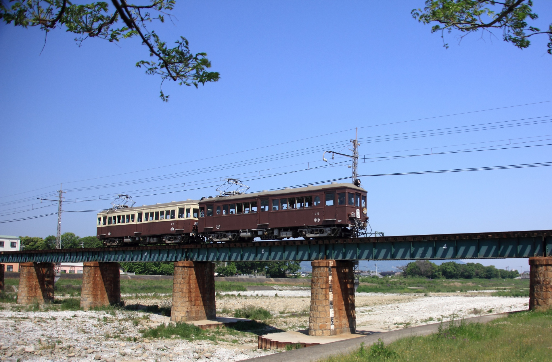 鉄道 電車 琴電 レトロな電車 壁紙19x1259 壁紙館