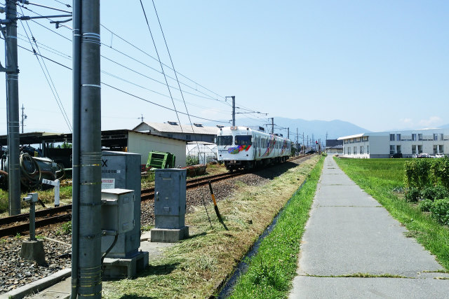 松本の中央を走る鉄道