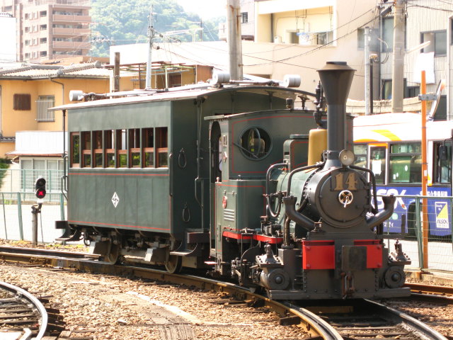 駆け抜ける坊ちゃん電車